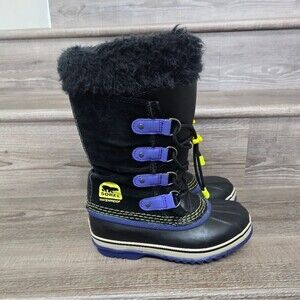 Sorel Joan of Arc purple & black snow boots, black and purple  Big Kids size 2